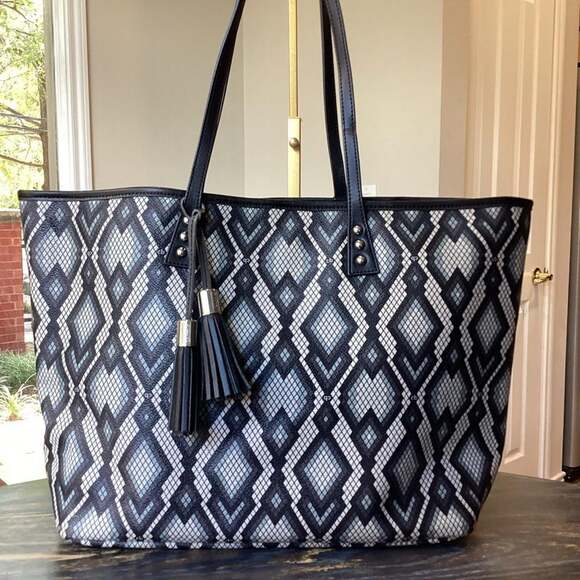 Cinda b Handbags - Cinda B White And Navy Blue Diamond Snake pattern tote bag with tassels